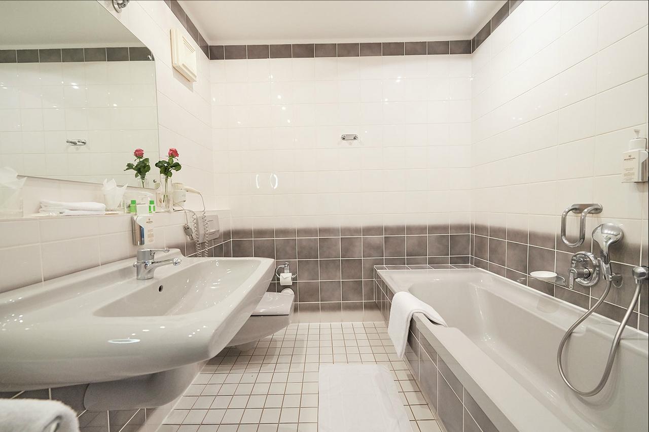 Seehotel Am Tankumsee Isenbüttel Dış mekan fotoğraf