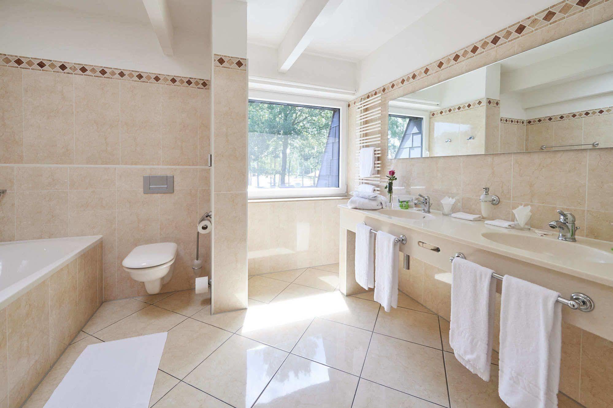 Seehotel Am Tankumsee Isenbüttel Dış mekan fotoğraf