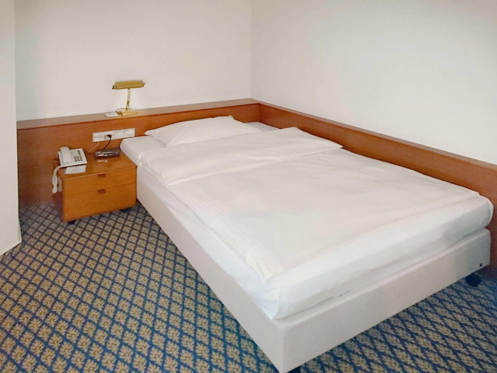 Seehotel Am Tankumsee Isenbüttel Dış mekan fotoğraf